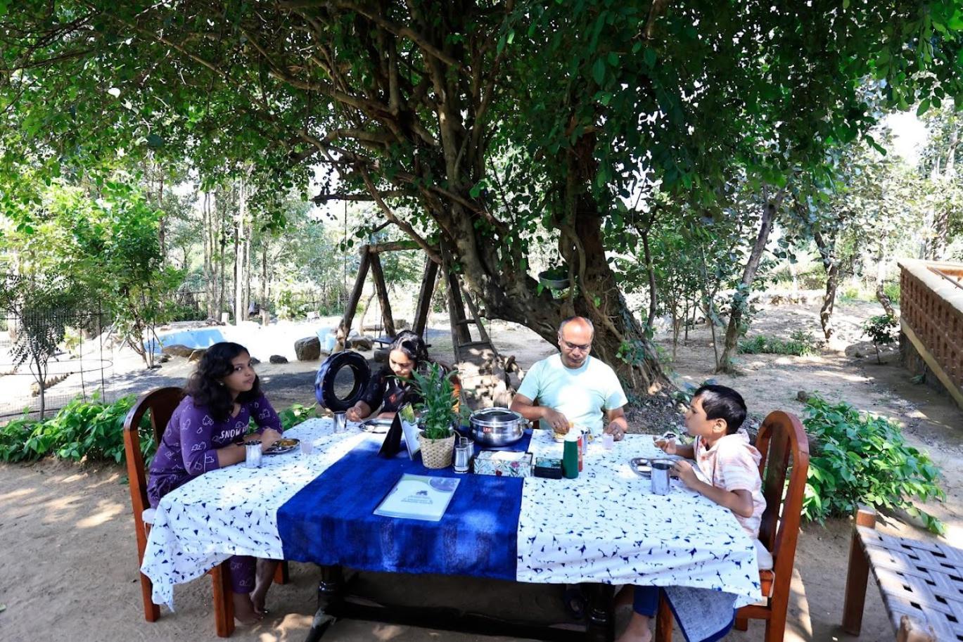 Surwahi Social Ecoestate Kānha المظهر الخارجي الصورة